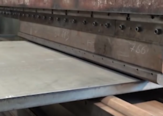 1000多噸位的軋鋼機作業過程？超厚的鋼板一次成型